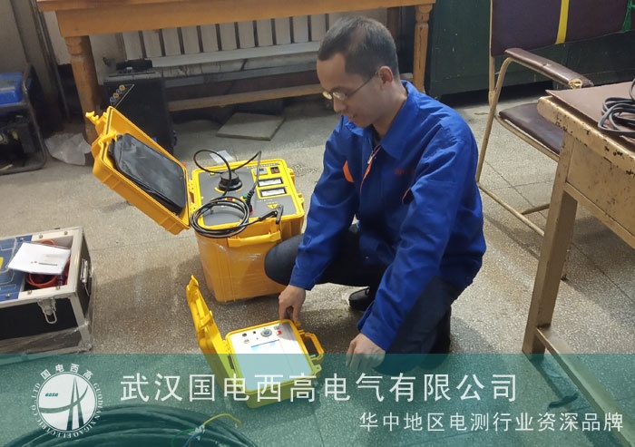 我司技術(shù)人員為大慶客戶調(diào)試電能表校驗裝置